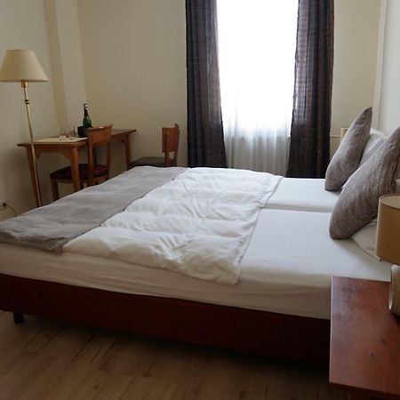Hotel-Events Adlerpalast Rüsselsheim Buitenkant foto